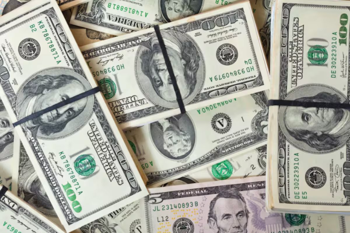 Dólar. Como o mercado de ações muda depois que a inflação desacelera em julho?