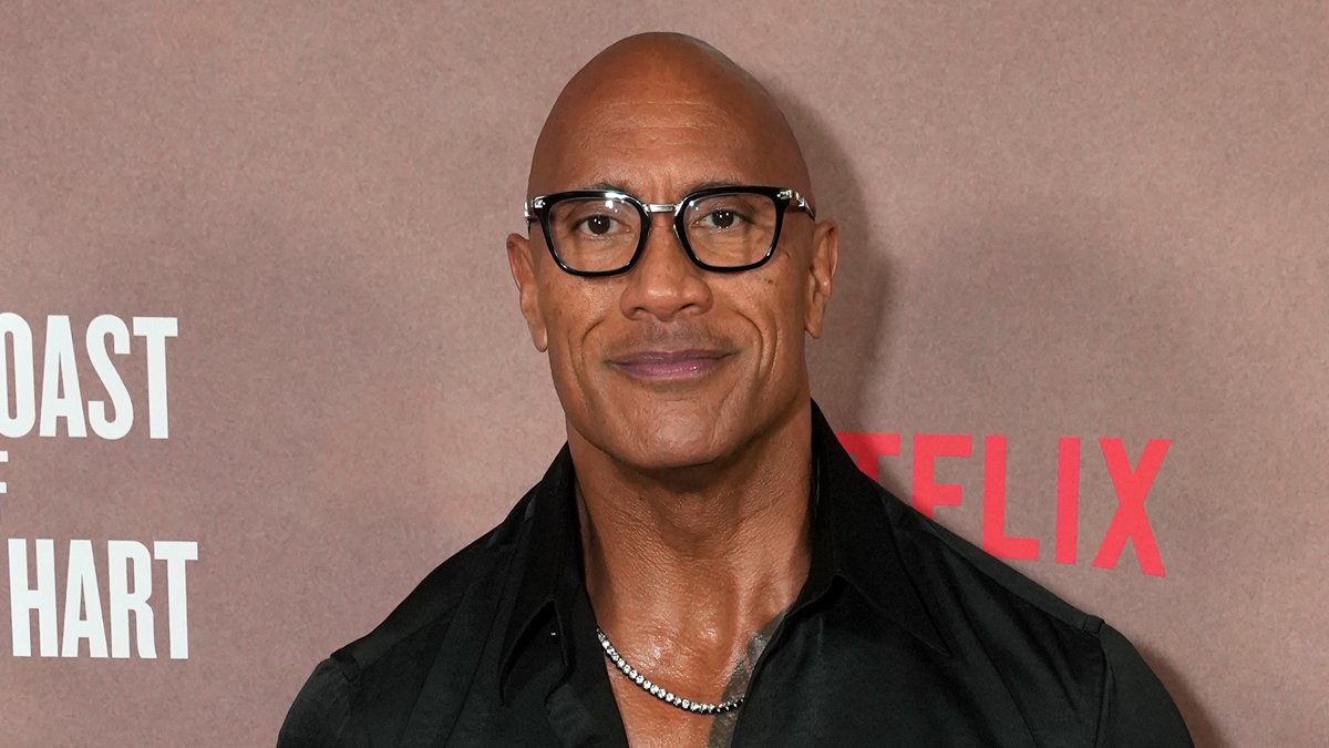 Dwayne Johnson revela doloroso susto de saúde após encontrar caroço: ‘Eu nem contei a Lauren’ – Just Jared – Celebrity News & Gossip