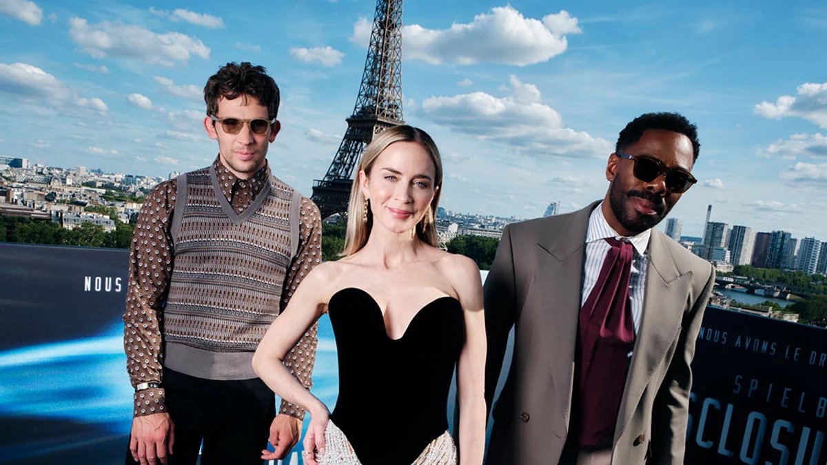 Elenco do ‘Disclosure Day’ dá início à turnê de imprensa em Paris enquanto o diretor Steven Spielberg chama o filme alienígena de ‘mais próximo do fato do que da ficção’ – Just Jared – Celebrity News & Gossip