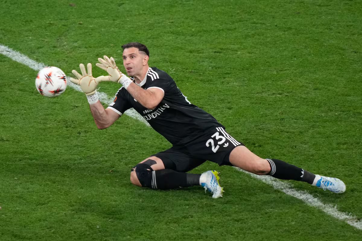 Emiliano “Dibu” Martinez está “muito próximo” da “Juventus”. outros jogadores da seleção nacional que possam mudar de clube;