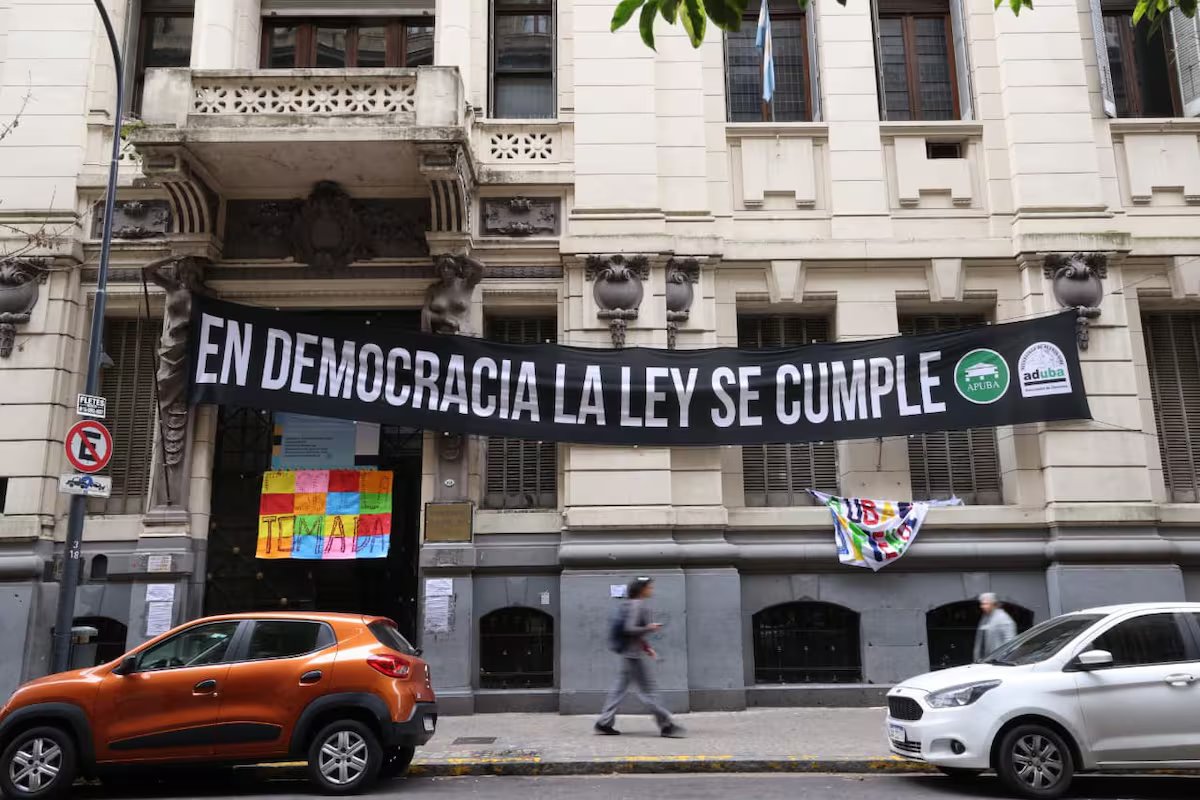 Estão em curso negociações políticas para acalmar o conflito sobre a lei de financiamento universitário