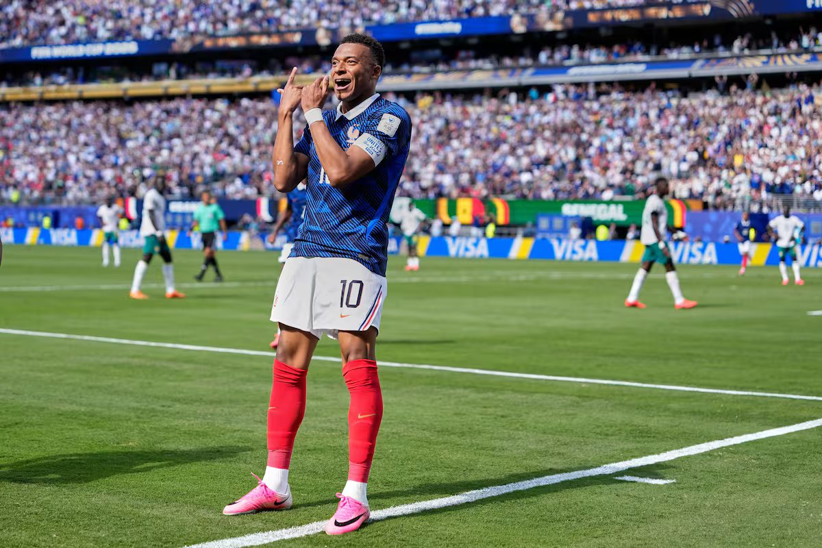 França x Senegal para a Copa do Mundo de 2026. Os dois gols de Mbappé e a grande polêmica dos pênaltis.