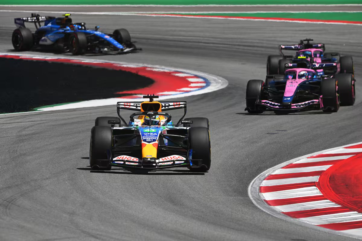 Franco Colapinto reclamou no rádio após ser convidado a trocar de posição com Pierre Gasly no Grande Prêmio Barcelona-Catalunha.