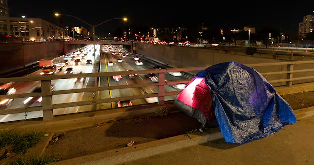 HUD anuncia cortes de financiamento para grupo de moradores de rua de Los Angeles – Deseret News