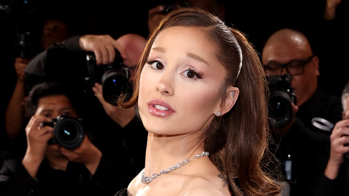 História de namoro de Ariana Grande: lista completa de namorados confirmados e rumores em meio à separação de Ethan Slater – Just Jared – Notícias e fofocas de celebridades
