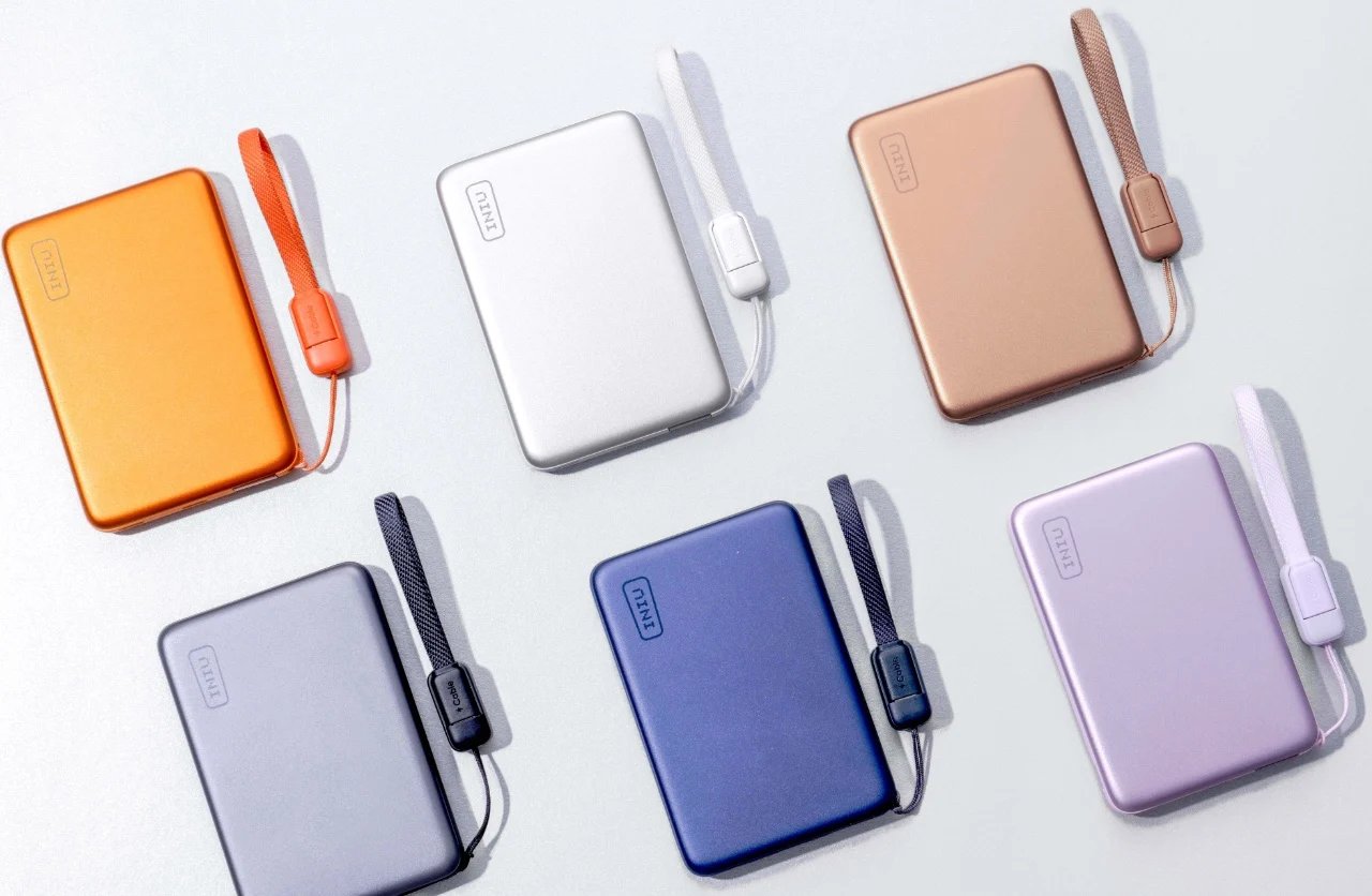 INIU SnapGo Air O banco de potência Qi2.2 de 10.000 mAh mais fino