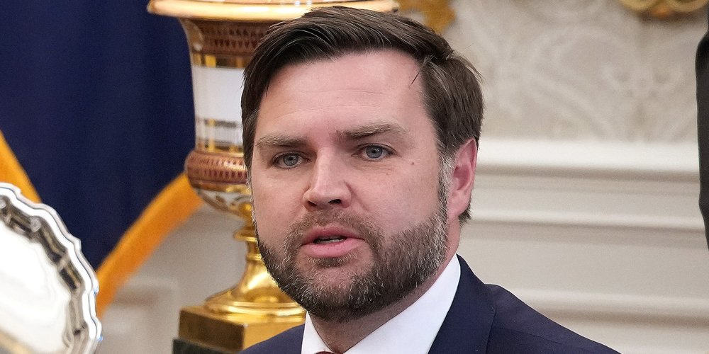 JD Vance apóia a declaração de ‘senhoras de gatos sem filhos’ e chama isso de ‘comentário estúpido’ – Just Jared – Notícias e fofocas de celebridades
