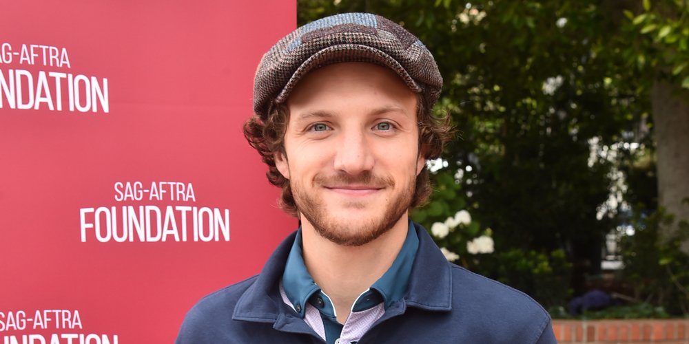 Jake Short compartilha declaração separada sobre clipe de podcast viral controverso – Just Jared – Notícias e fofocas de celebridades