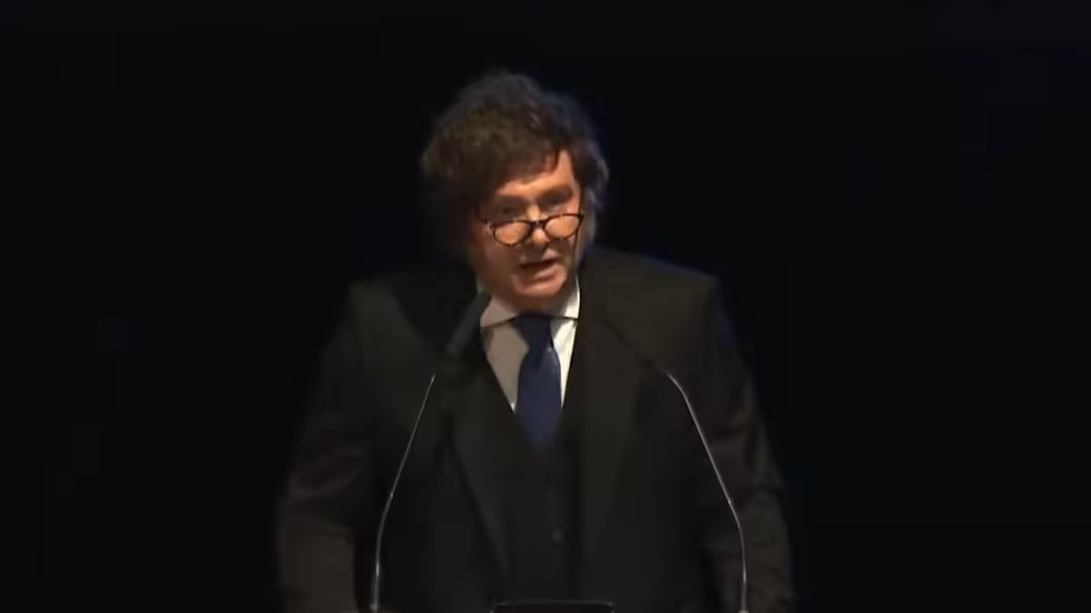 Javier Miele e seus meios, AO VIVO. poder interno e tensão com oposição ao diálogo por Adorni
