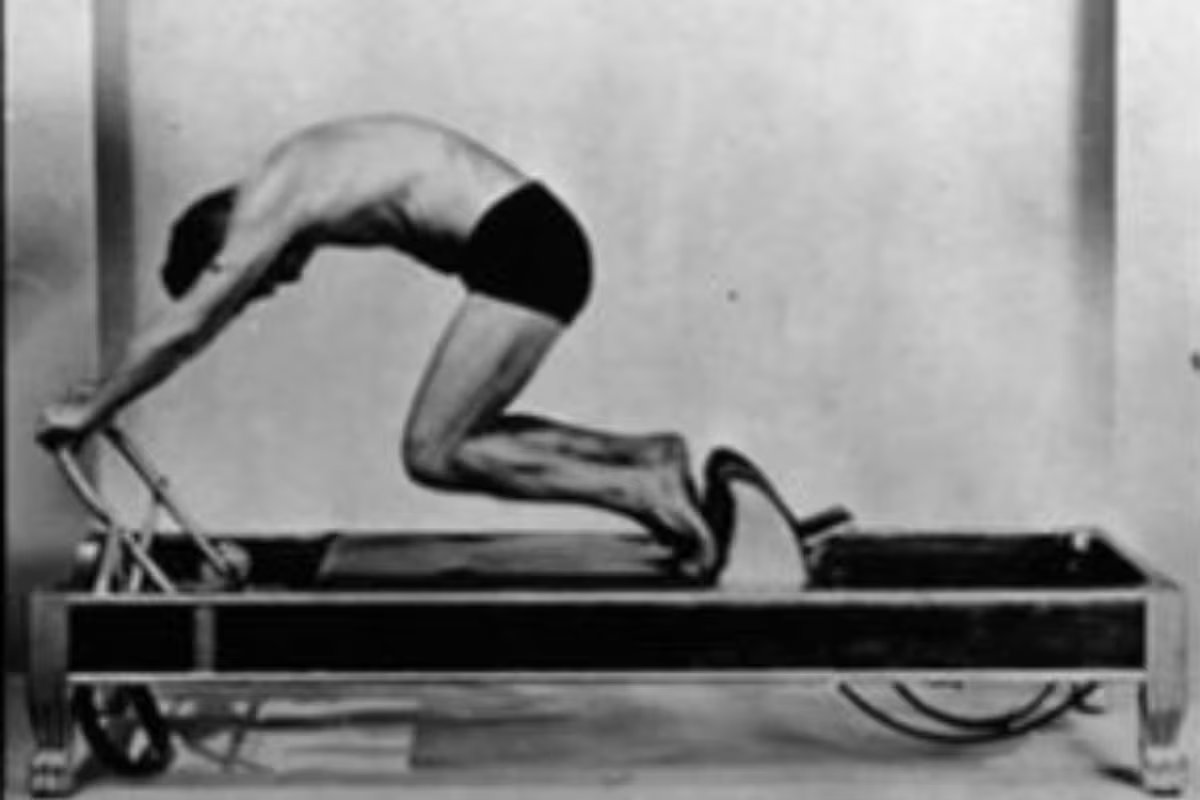 Joseph Pilates, criador do método de ensino. “Somos os arquitetos de nossas próprias vidas. A felicidade está subordinada ao bem-estar físico, acima do social ou econômico.”