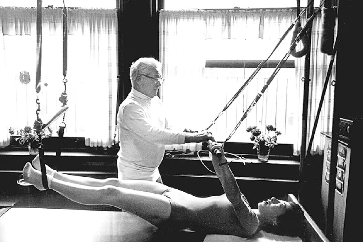Joseph Pilates, criador do método de treinamento. “Seria um erro grave pensar que só o treino é suficiente”