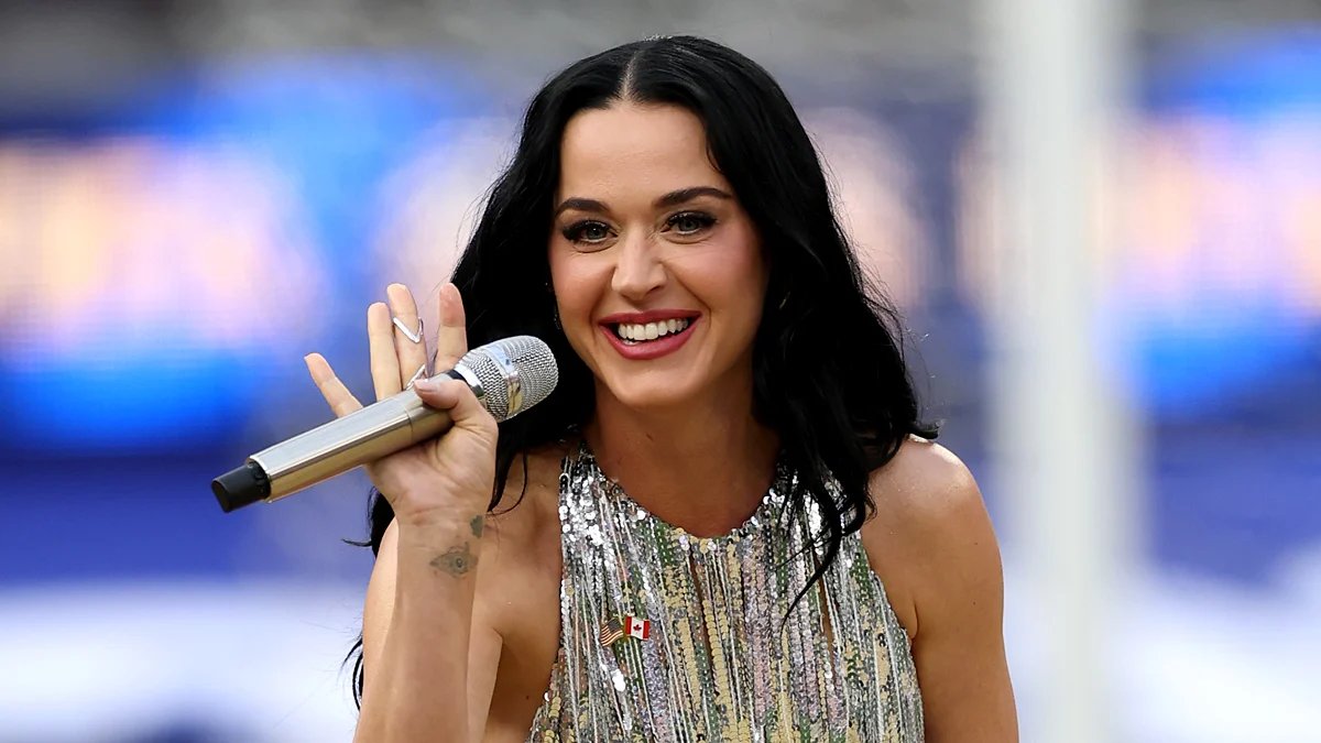 Katy Perry grita com seus ex-namorados e mostra amor pelo namorado Justin Trudeau durante show do festival na Espanha – Just Jared – Celebrity News & Gossip