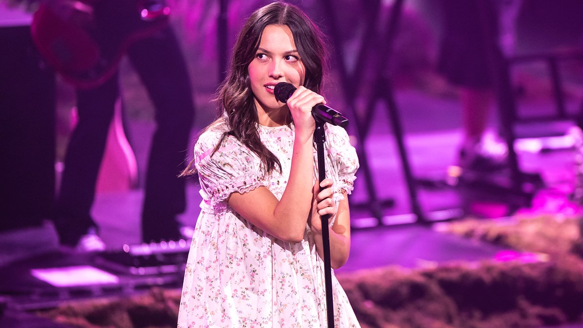 Letra de ‘Purple’: a canção de amor de Olivia Rodrigo tem um tom sombrio – Just Jared – Celebrity News and Gossip