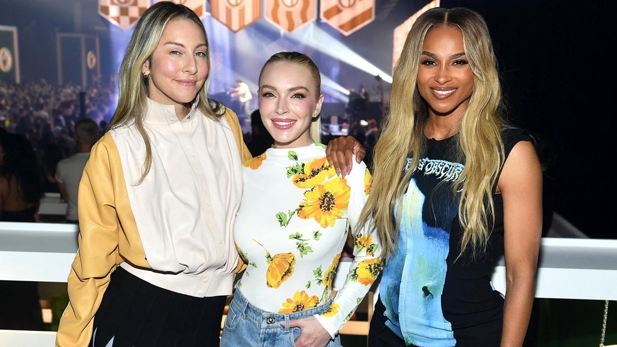 Lindsay Lohan posa com Ciara e Este Haim na festa repleta de estrelas do Uber One em Nova York – veja fotos de todas as celebridades! – Just Jared – Notícias e fofocas sobre celebridades