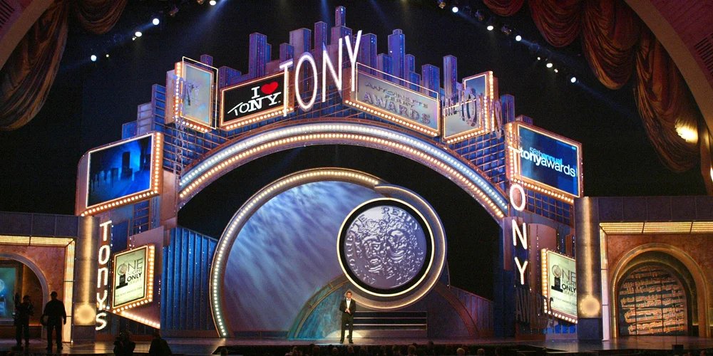 Lista de artistas e apresentadores do Tony Awards 2026: programação completa para a maior noite da Broadway! – Just Jared – Notícias e fofocas sobre celebridades
