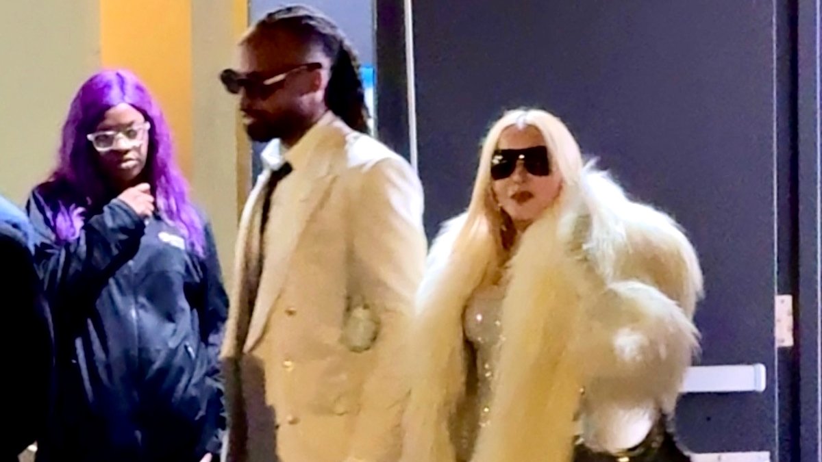 Madonna namora o namorado Akeem Morris após show surpresa na Times Square – Just Jared – Celebrity News & Gossip
