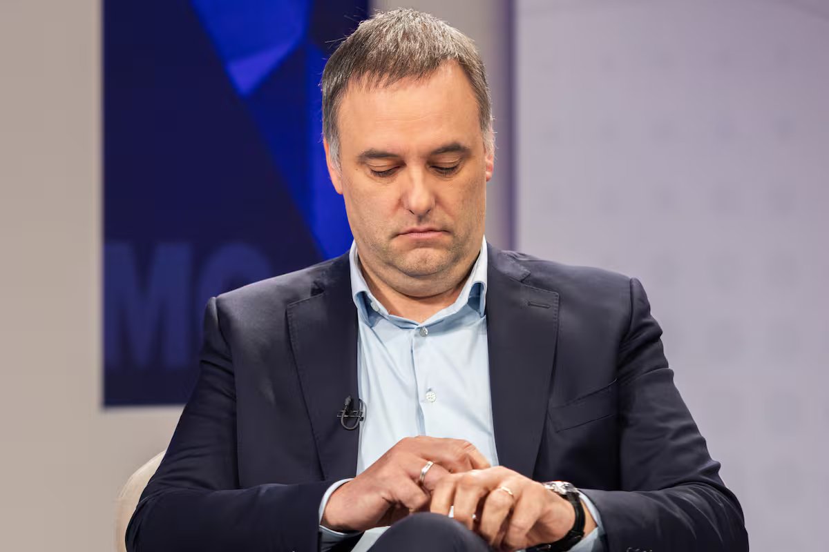 Manuel Adorni apresentou sua declaração juramentada e incluiu o valor que seria proveniente da suposta operação com Bitcoins.