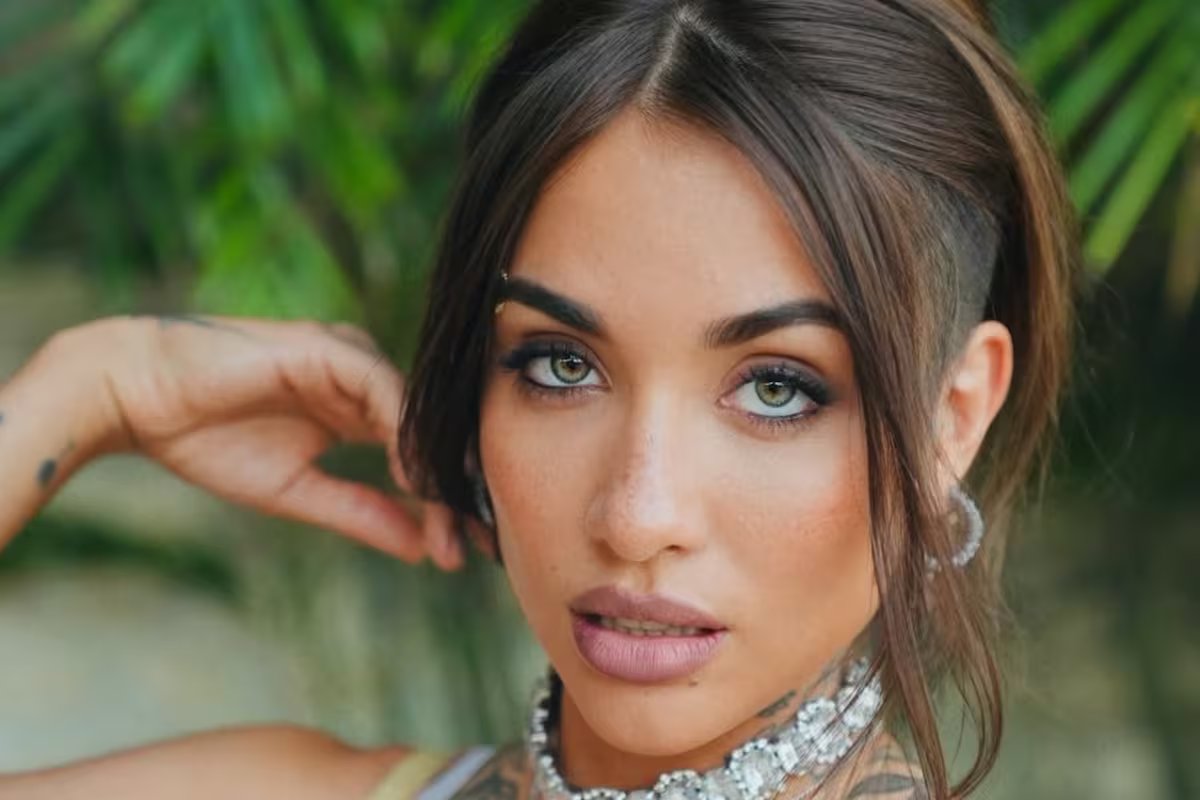Maria Becerra falou sobre seu relacionamento com Jay Ray e fez uma revelação pessoal