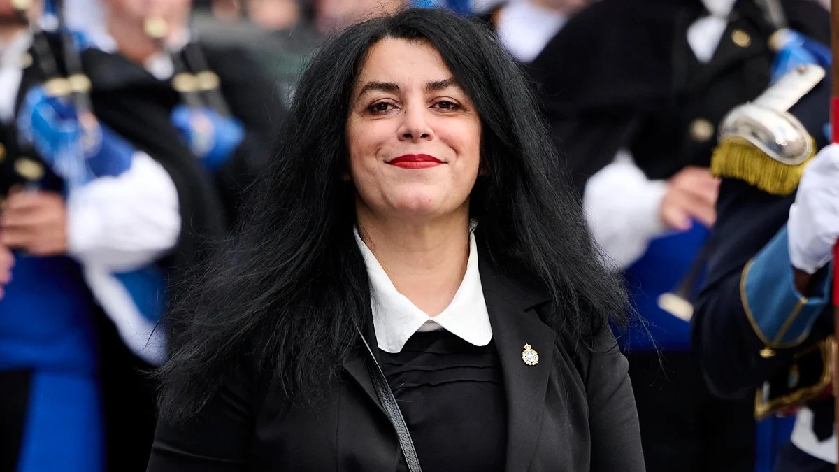 Marjane Satrapi morre aos 56 anos, a família do autor de ‘Persépolis’ diz que ela morreu ‘de tristeza’ – Just Jared – Celebrity News & Gossip