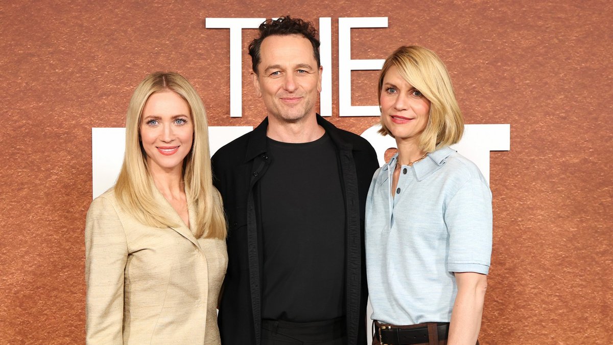 Matthew Rhys se reúne com as co-estrelas de ‘The Beast in Me’ Claire Danes e Brittany Snow no evento ATAS – Just Jared – Celebrity News & Gossip