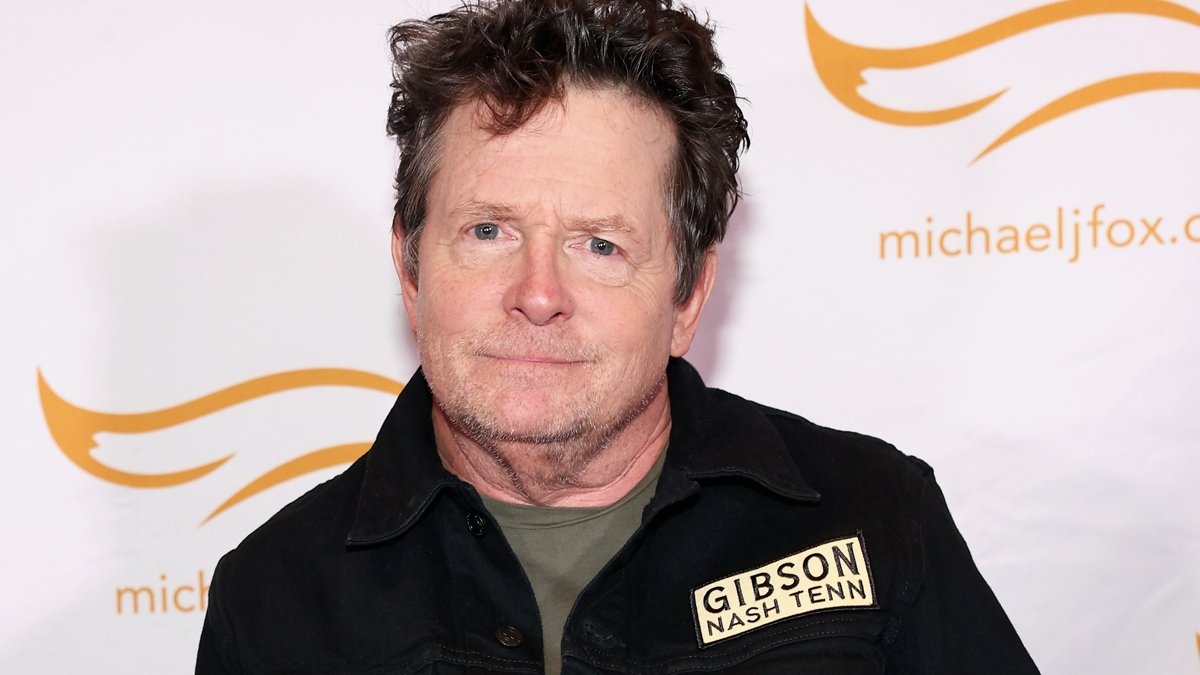 Michael J. Fox fará a voz do papel principal no novo filme de animação ‘Dragoons’ – Just Jared – Celebrity News & Gossip