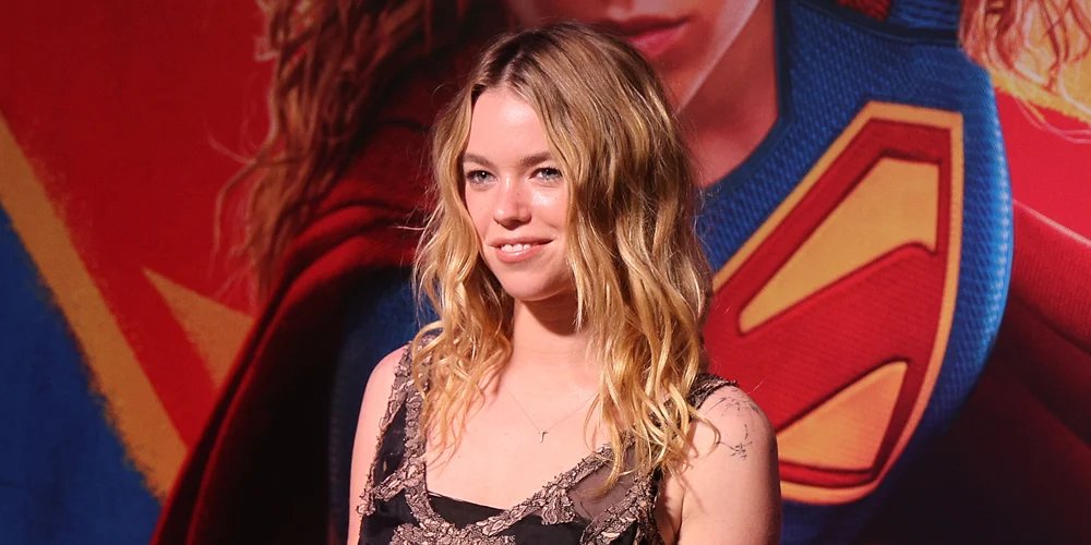 Milly Alcock continua promovendo novo filme ‘Supergirl’ com estreia brasileira – Just Jared – Celebrity News & Gossip