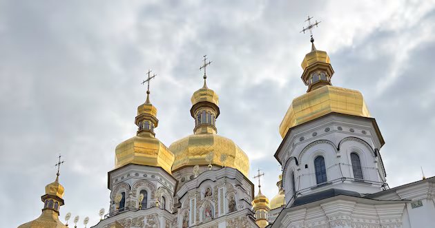 Nesta primavera, caminhei pelo histórico mosteiro de Kiev. Ontem à noite, eu vi queimar – Deseret News