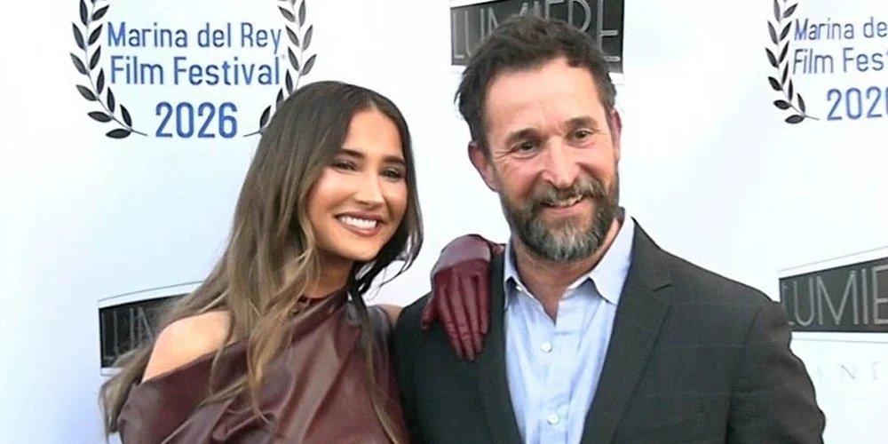 Noah Wyle apoia a filha Auden Wyle na estreia do filme ‘The Vanishing Tour’ – Just Jared – Celebrity News & Gossip