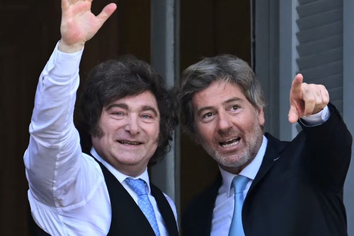 O Ministro Mahiques e o Juiz Lijo partilham uma visita a Paris para apresentarem ao GAFI a sua política contra o branqueamento de capitais.