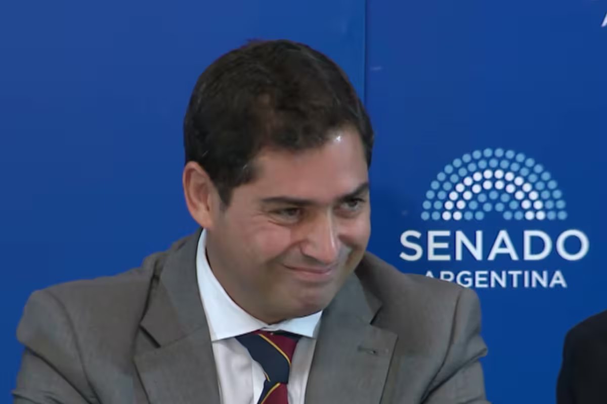 O governo oficializou a nomeação do filho do presidente da Corte Suprema como juiz do tribunal de Santa Fé.