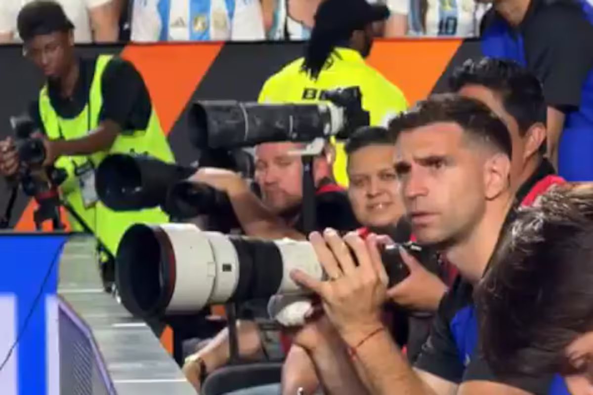 O outro lado de Dibu Martinez. foi fotógrafo da seleção nacional em amistoso contra Honduras.