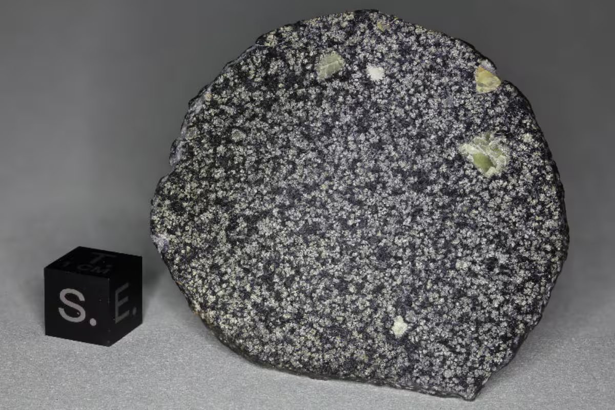 O que um meteorito encontrado no deserto do Saara revela sobre o planeta perdido do sistema solar