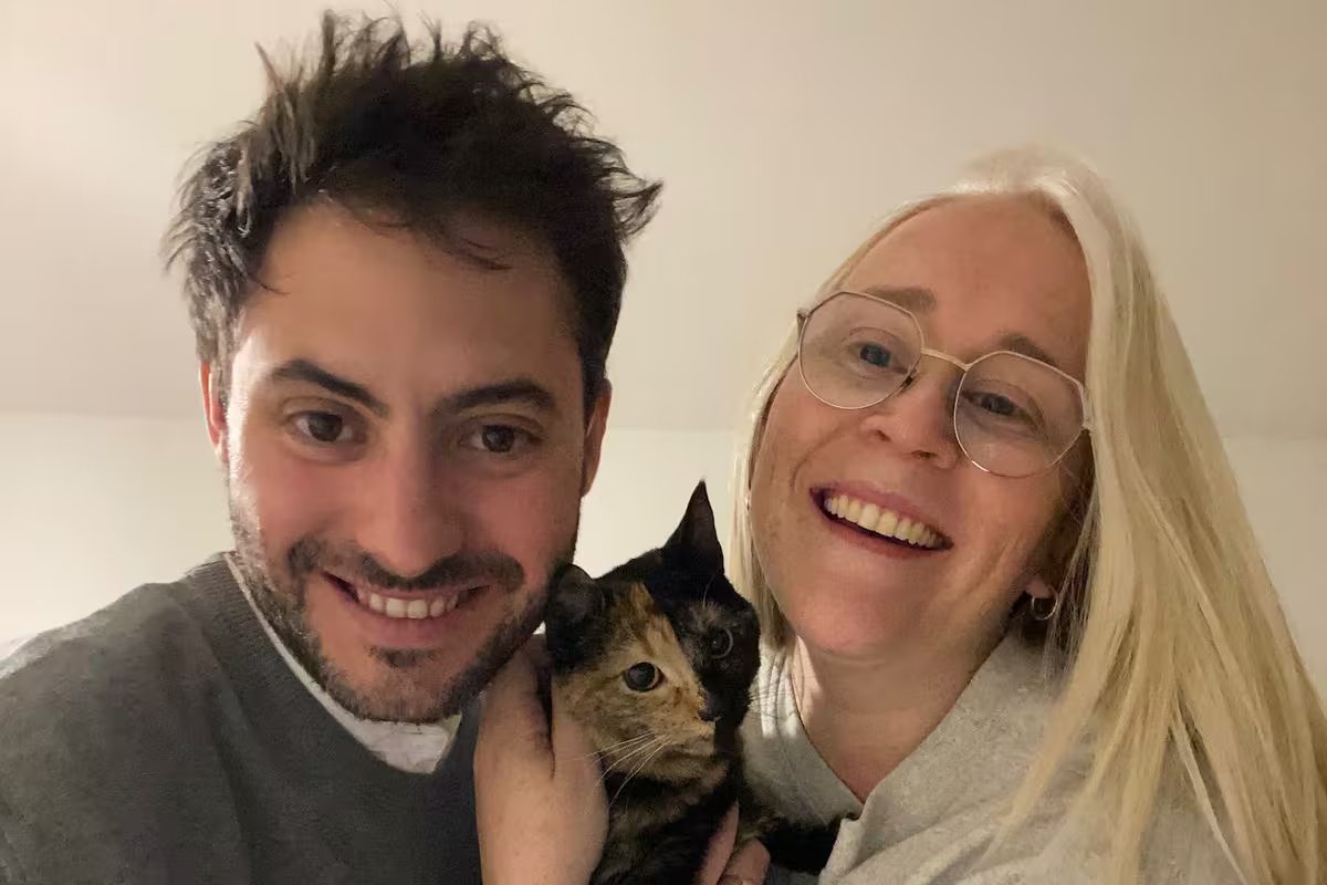 Os dois são surdos, ele a convidou para tomar mate e em quatro meses se apaixonaram. “Senti que era diferente”