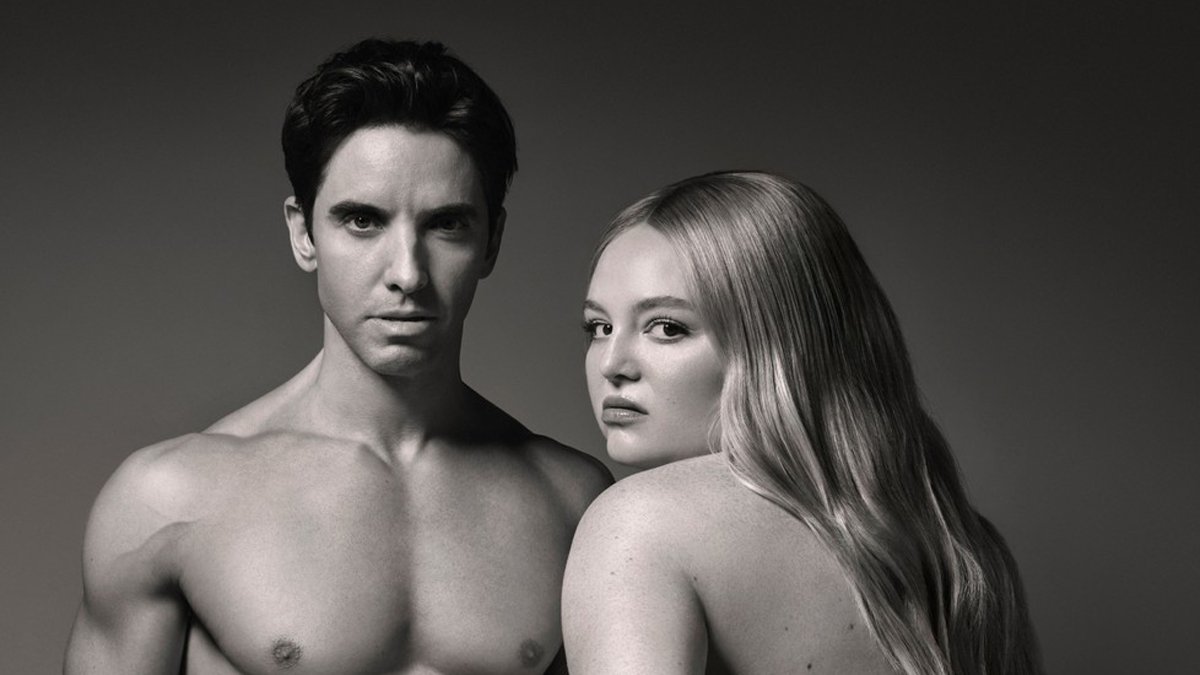 Paul W. Downs e Meg Stalter ficam sem camisa para ‘Paper’ e falam sobre o final de ‘Hacks’ – Just Jared – Celebrity News & Gossip