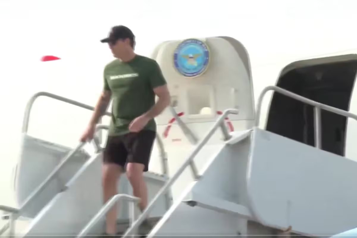 Pete Hegsett chegou à Baía de Guantánamo e emitiu um alerta severo a Cuba