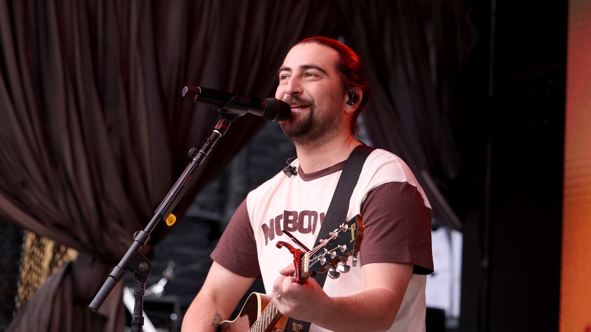 Programação ao vivo do Bonnaroo 2026 domingo, 14 de junho: quem está jogando, como assistir e definir horários – Just Jared – Notícias e fofocas de celebridades