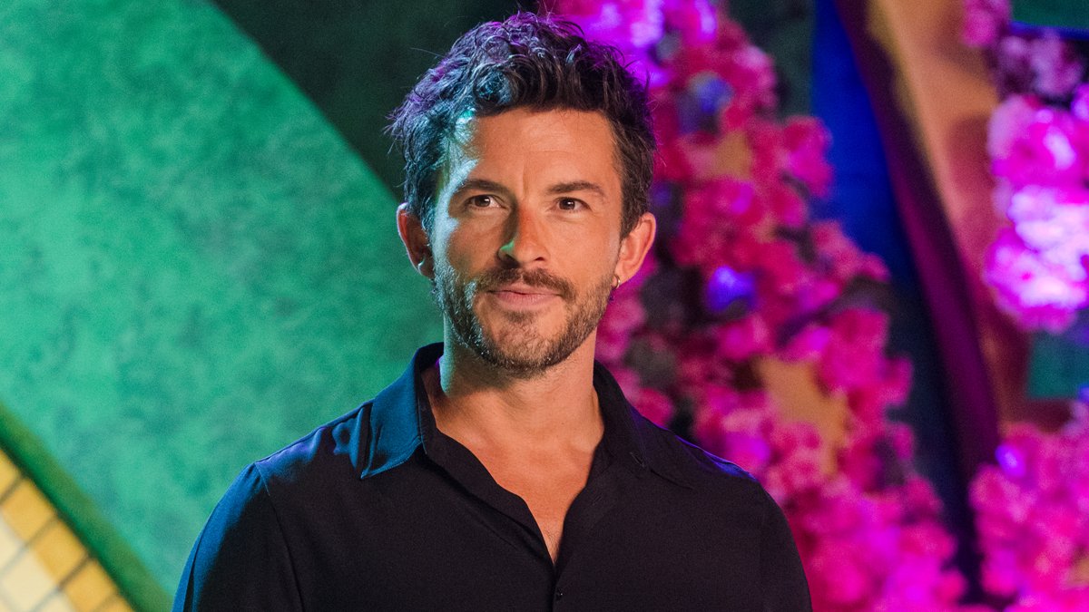 Quando Jonathan Bailey se revelou gay? Estrela de ‘Wicked’ fala sobre sua experiência – Just Jared – Notícias e fofocas de celebridades