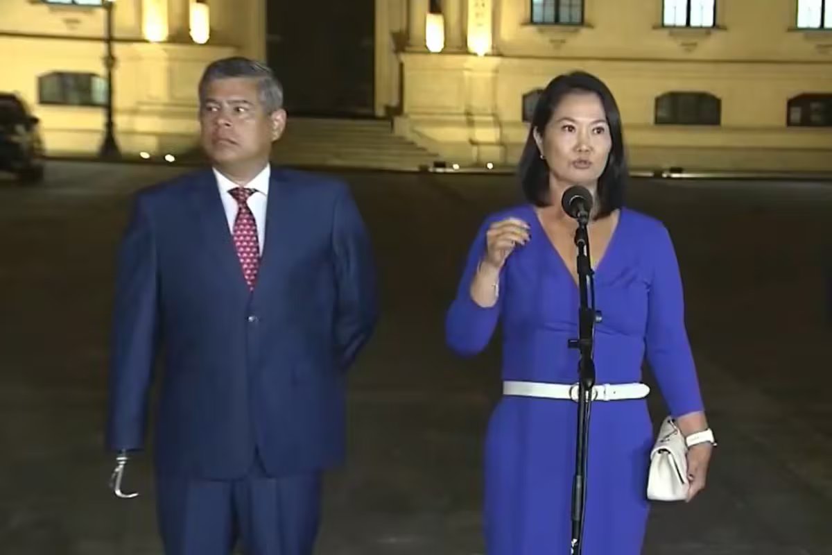 Quem é Luis Galareta, o vice-presidente da Keiko Fujimori que usa ganchos protéticos nas duas mãos