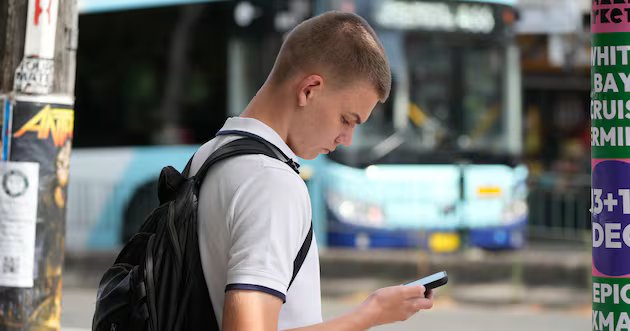 Reino Unido proíbe redes sociais para menores de 16 anos – Deseret News