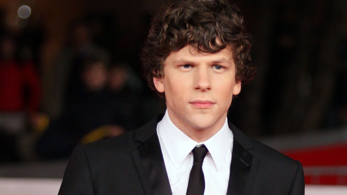 Revelado o verdadeiro motivo pelo qual Jesse Eisenberg não voltou para ‘The Social Reckoning’ – Just Jared – Celebrity News & Gossip