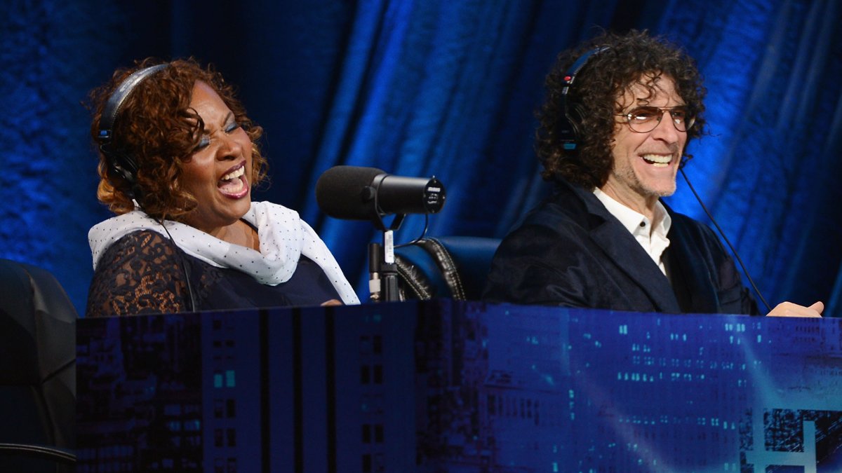 Robin Quivers revela que está livre do câncer em um momento poderoso no ‘The Howard Stern Show’ – Just Jared – Celebrity News & Gossip