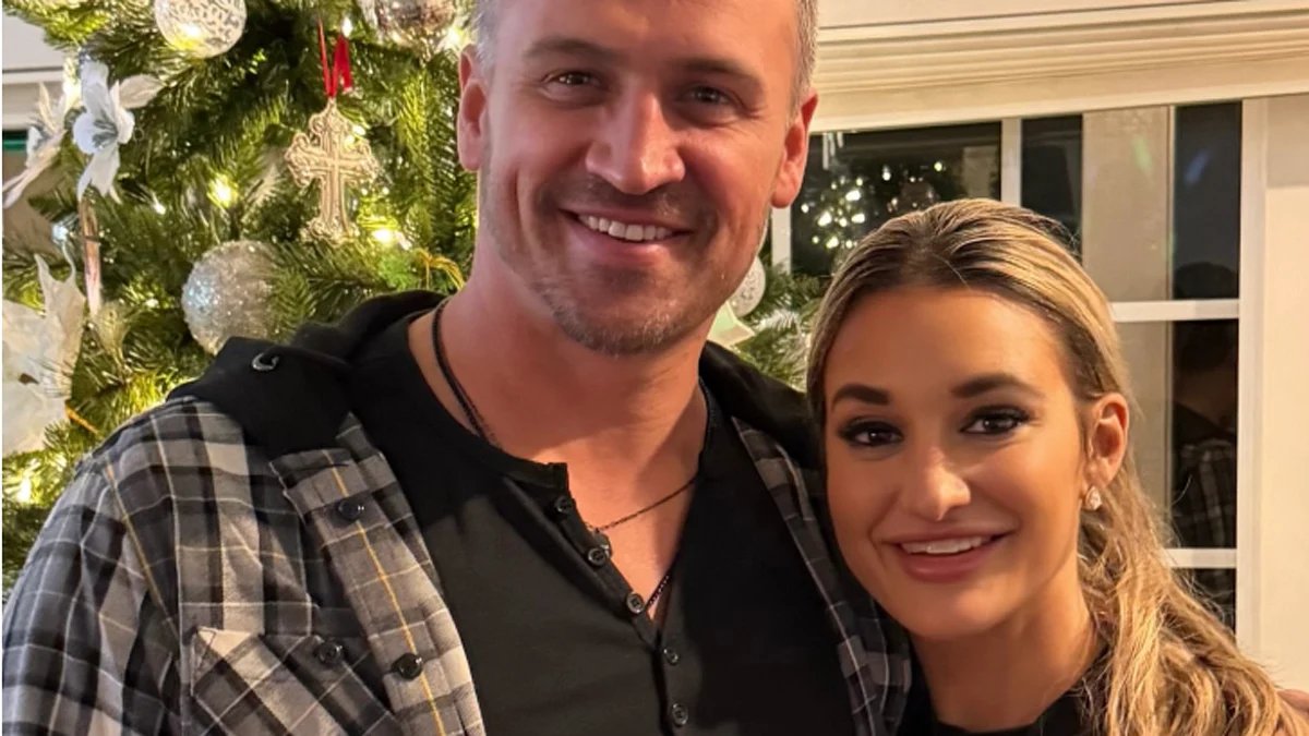 Ryan Lochte propõe Molly Gillihan no restaurante onde eles tiveram seu primeiro encontro – Just Jared – Celebrity News & Gossip
