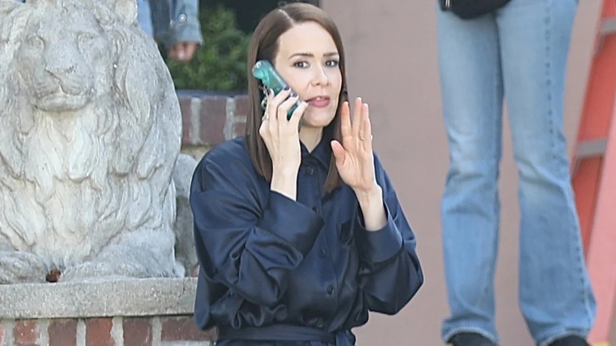 Sarah Paulson flagrada filmando a segunda temporada de ‘All’s Fair’ enquanto a co-estrela Kim Kardashian está em Mônaco – Just Jared – Celebrity News & Gossip