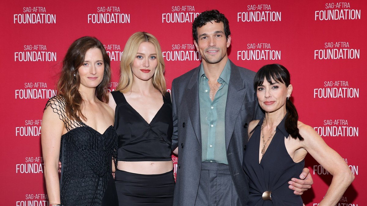 Sarah Pidgeon e Paul Anthony Kelly encontram-se com co-estrelas de ‘Love Story’ para conversa SAG-AFTRA – Just Jared – Celebrity News & Gossip