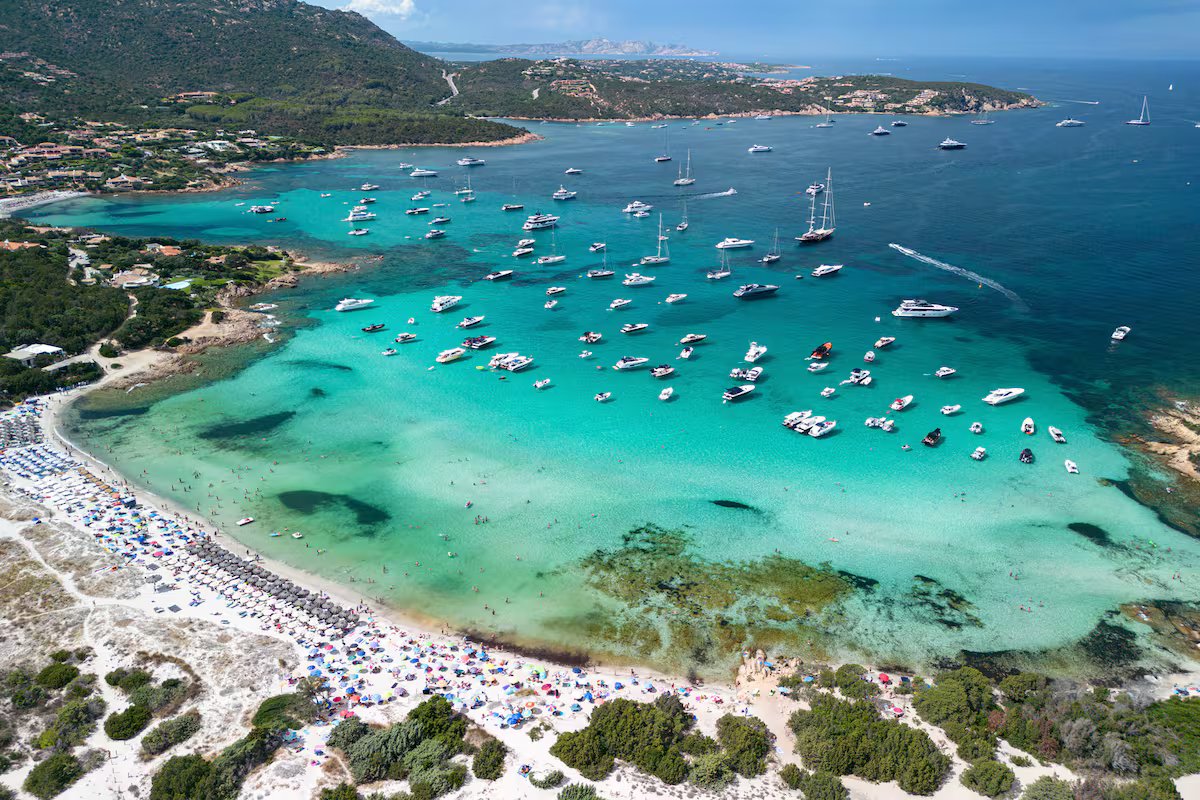 Sardenha. um destino de celebridades que deslumbra com suas praias paradisíacas e sua história