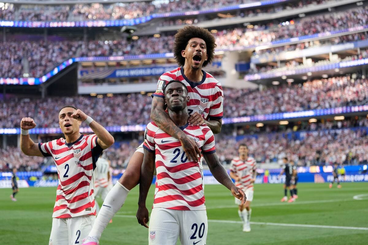 Sem Trump, com música e futebol, os Estados Unidos de Pochettino deram uma lição ao Paraguai de Alfaro.