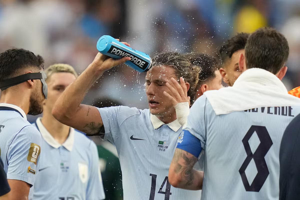 Um especialista esportivo explicou detalhadamente o que são e os riscos envolvidos nas “pausas para hidratação” incluídas na Copa do Mundo de 2026.